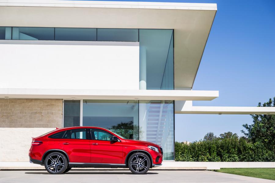  Mercedes-Benz GLE450 AMG 4Matic Coupe 2015 года  (фото 4 из 37)
